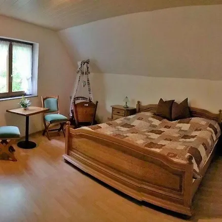 Semesterbostad Old Castle Comfortable *